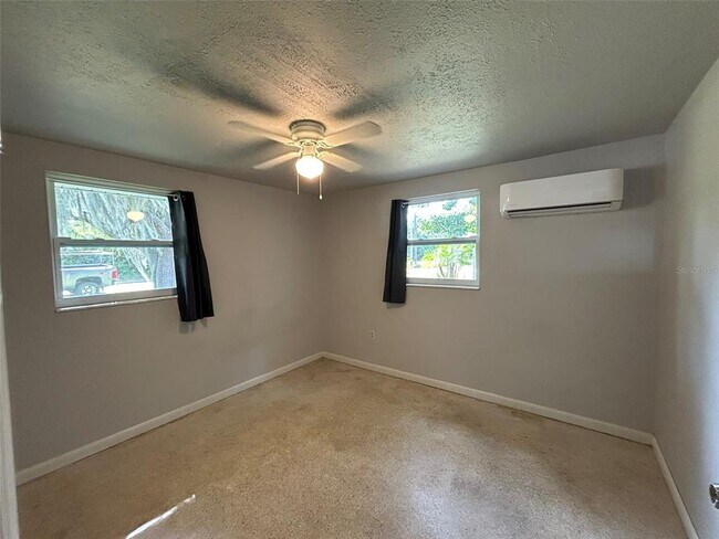 Building Photo - 4722 Fairway Dr S