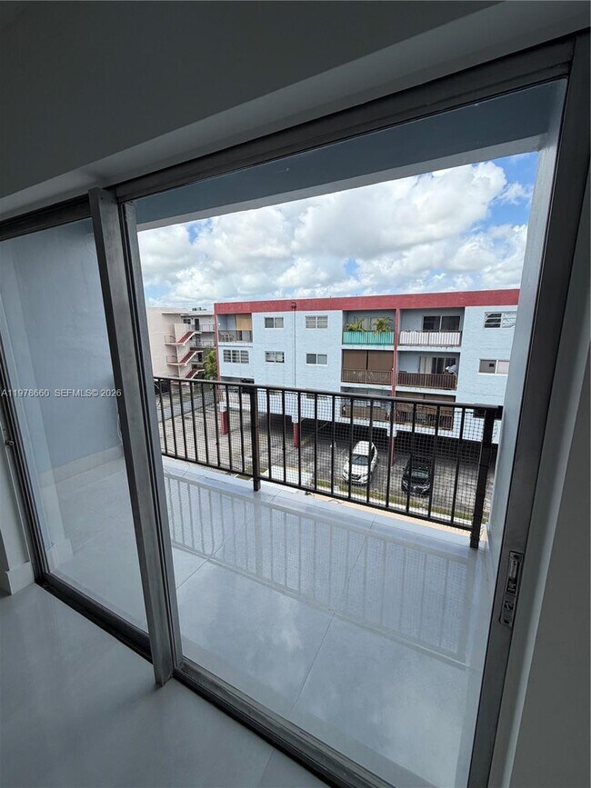 Building Photo - 6070 W 19th Ave