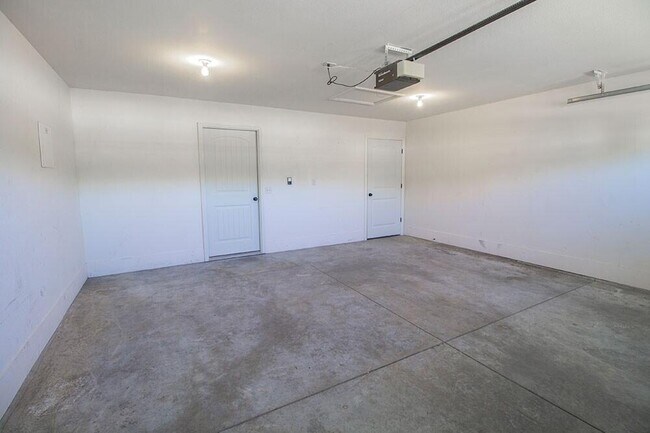 Building Photo - 4612 Dehaven Dr