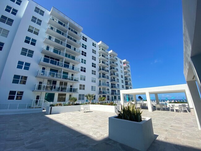 Building Photo - 3450 S Ocean Blvd