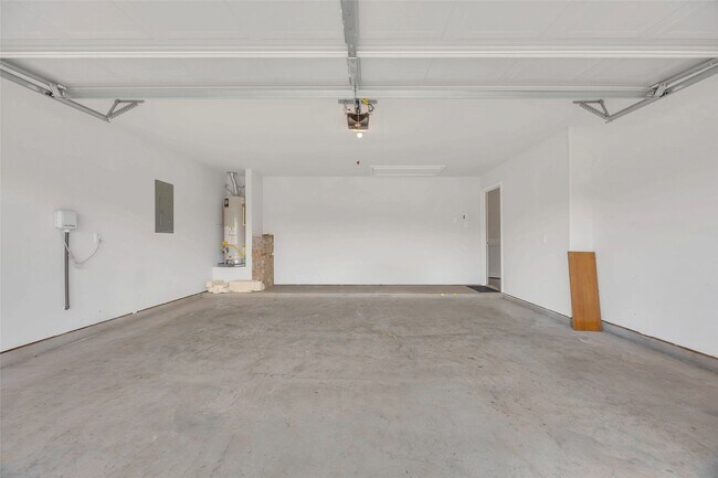 Building Photo - 22642 Rosebush Hl Rd