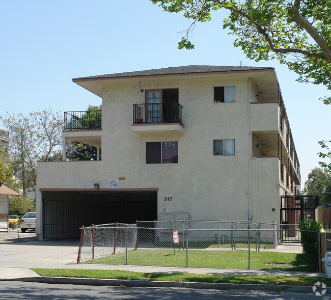 Building Photo - 317 S Flower St