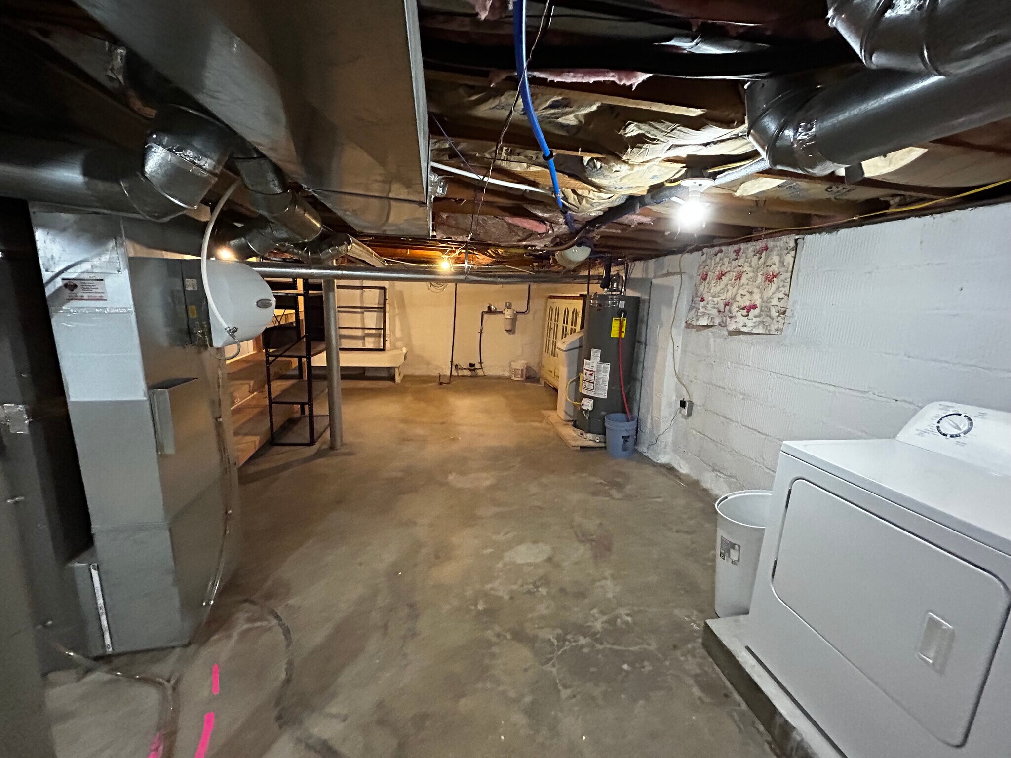 Building Photo - 706 E 71st Ter