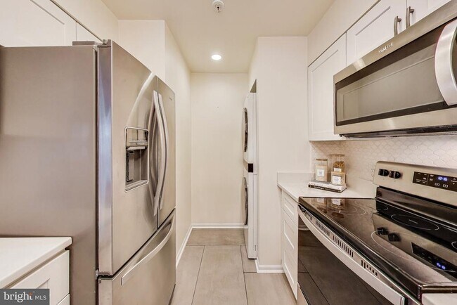 Building Photo - 5821 Inman Park Cir