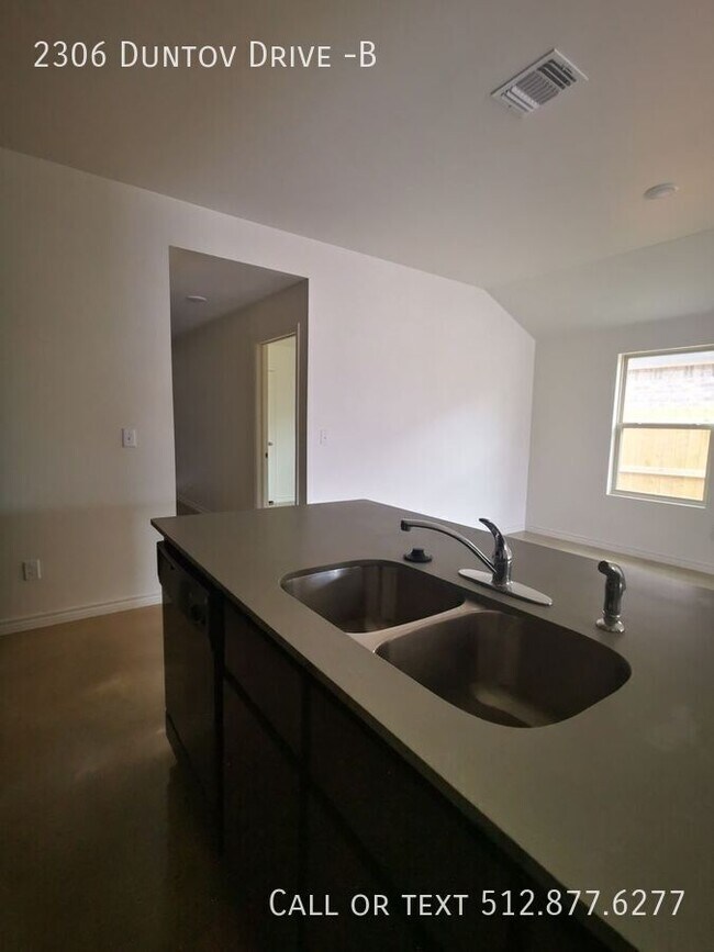 Building Photo - 2306 Duntov Dr