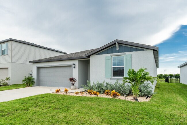 Building Photo - Spacious & Beautifully designed 4 Bedroom/...
