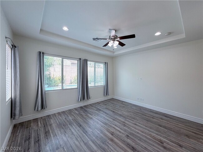 Building Photo - 9936 Wildhorse Cyn Ave