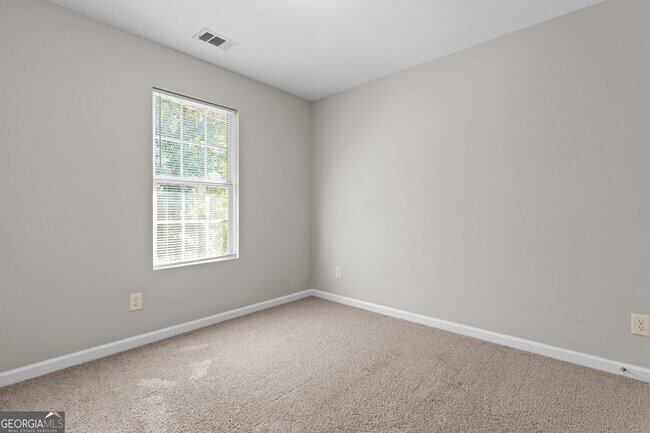 Building Photo - 2284 Oakland Spring Dr