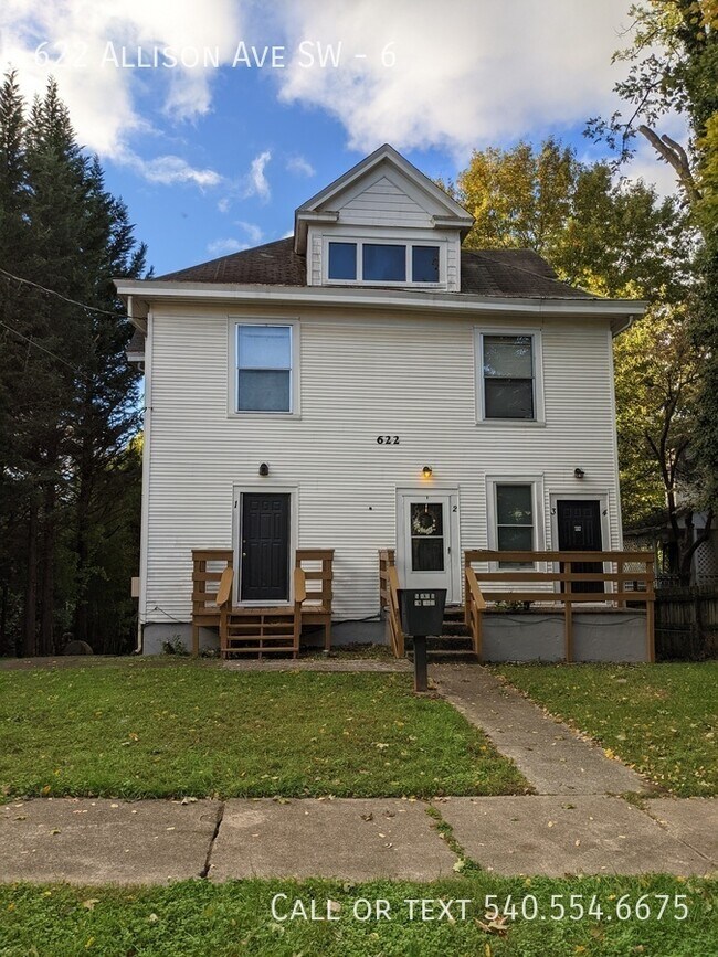 Building Photo - 622 Allison Ave SW