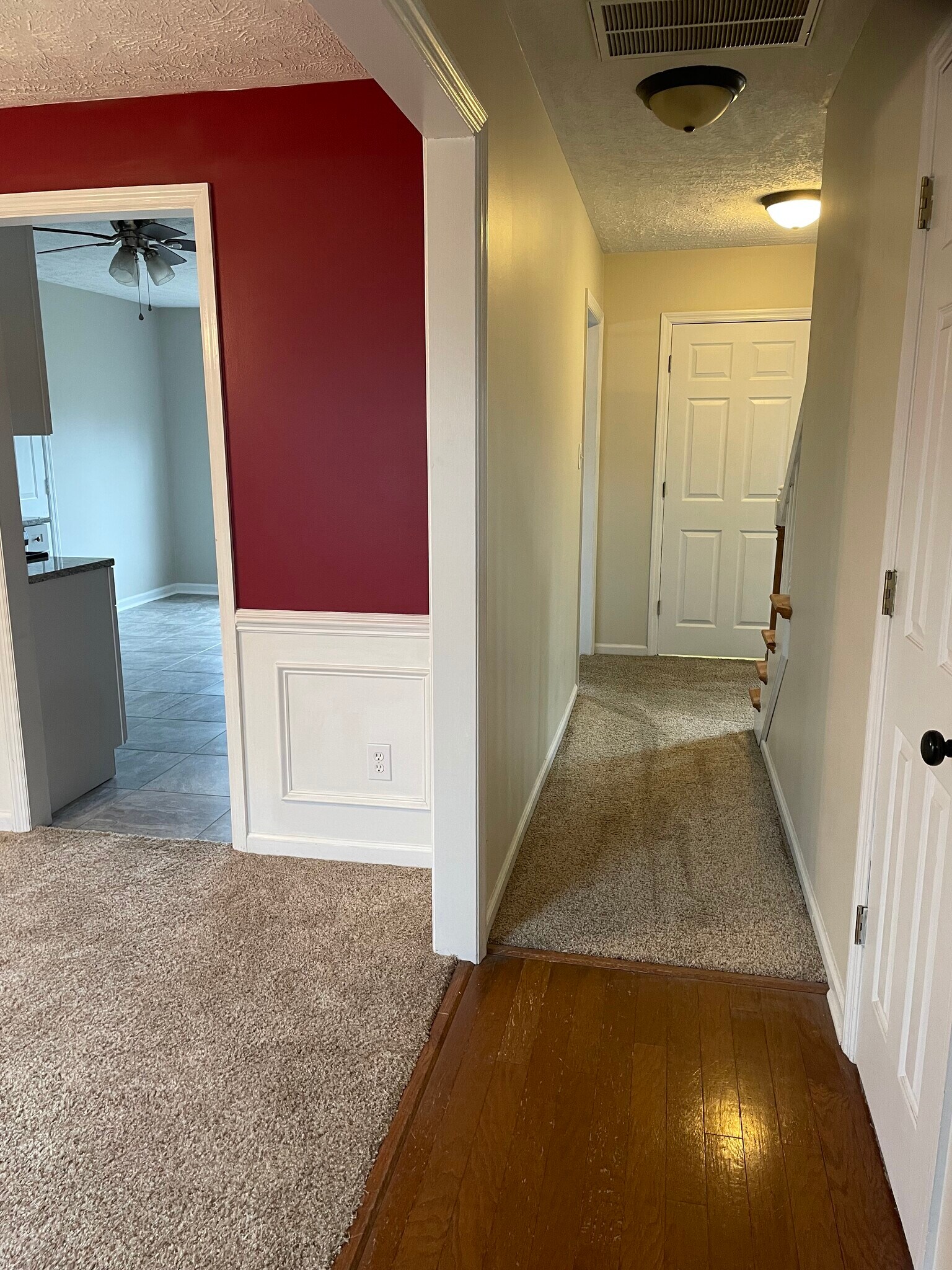 Building Photo - 122 Mosswood Dr