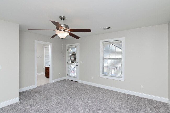 Building Photo - 203 Naples Ave