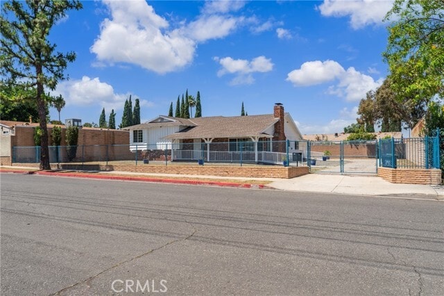 Building Photo - 1345 S Jellick Ave