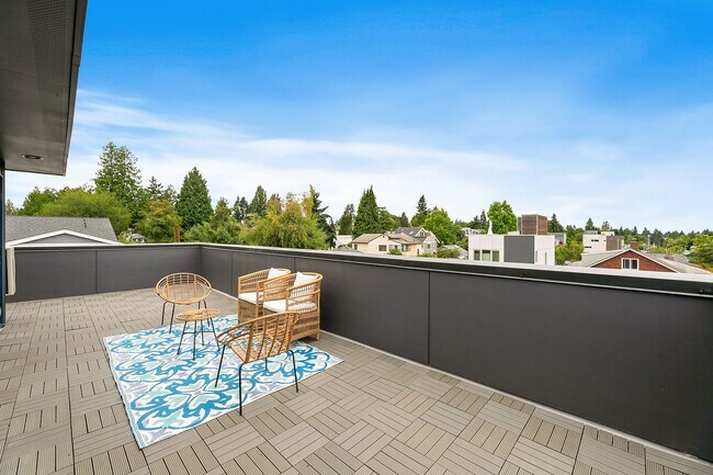 Building Photo - 7033 35th Ave NE