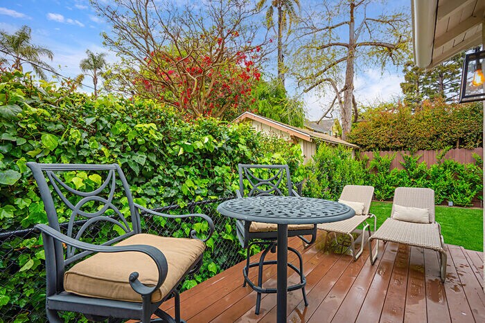 Building Photo - 228 W Mission St