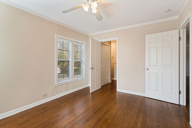 Building Photo - 313 Lilac Ln