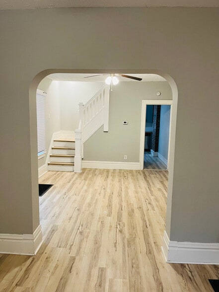 Building Photo - 666 S 22nd St