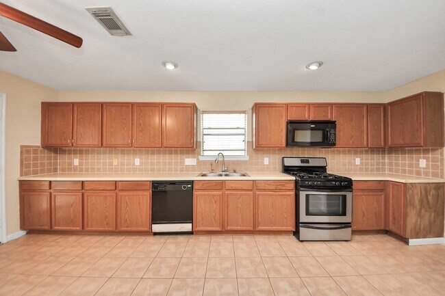 Building Photo - 8127 Tassel Field Ln