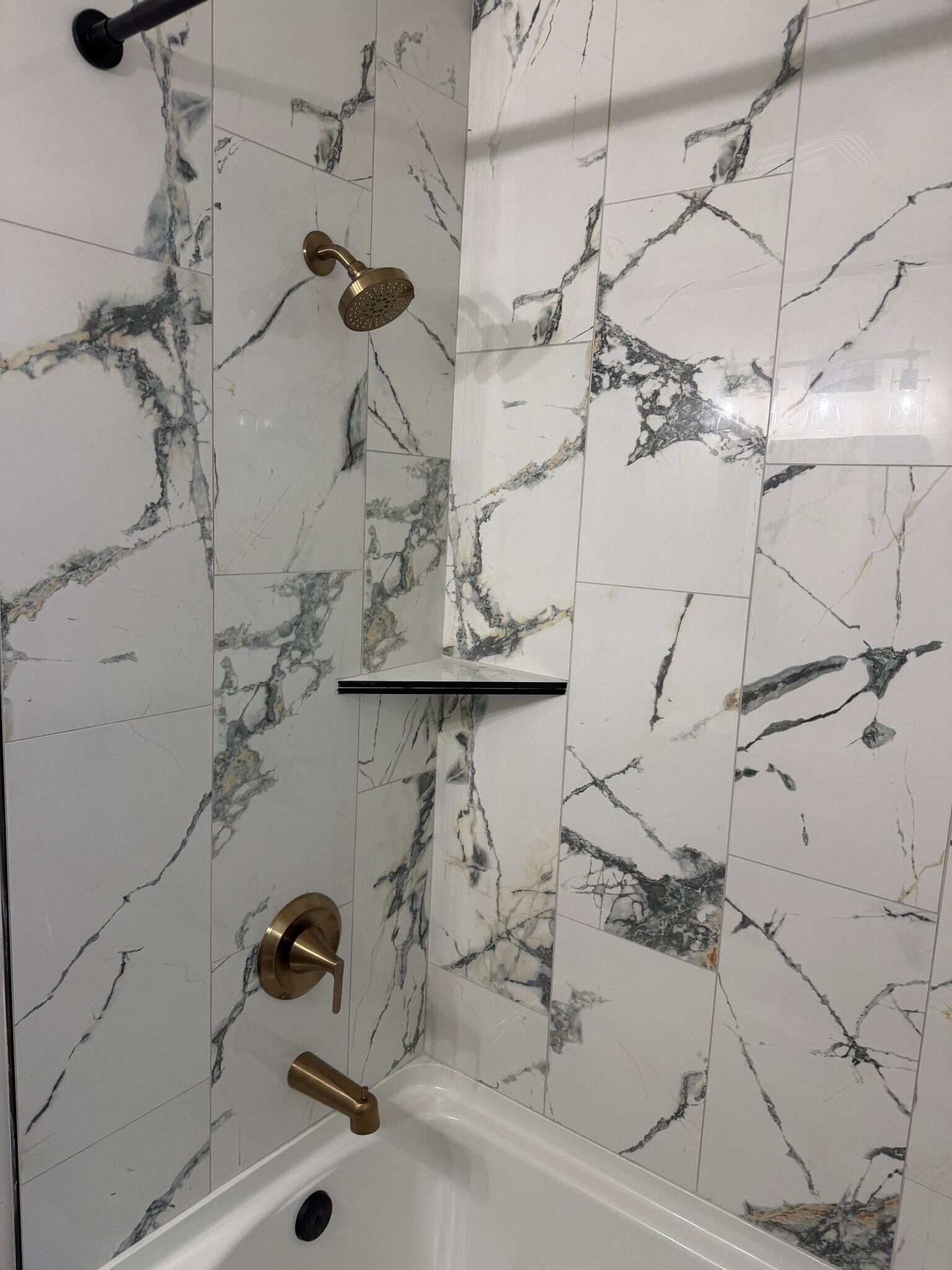 Building Photo - 2543 Highland Dr