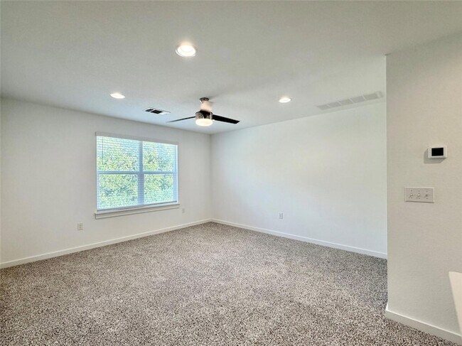 Building Photo - 1061 Winnsboro Lp