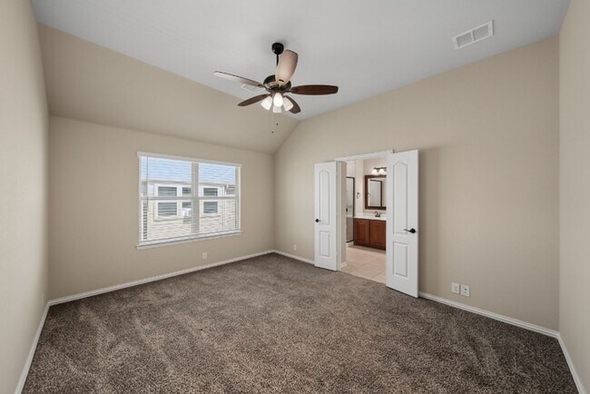 Building Photo - 504 Ridgewater Trail