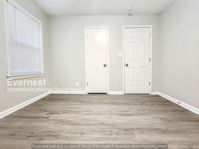 Building Photo - 1903 Pinedale Pl