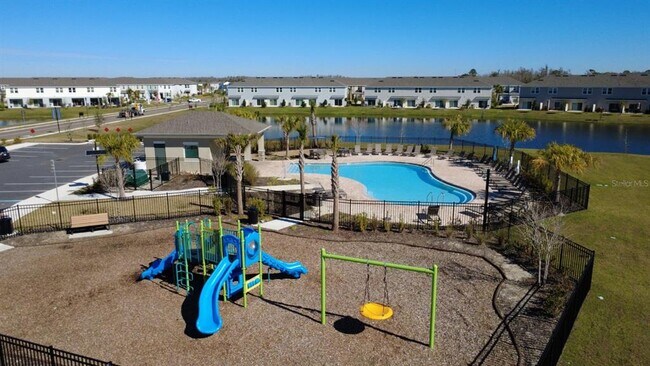 Building Photo - 2426 Skyline Lp