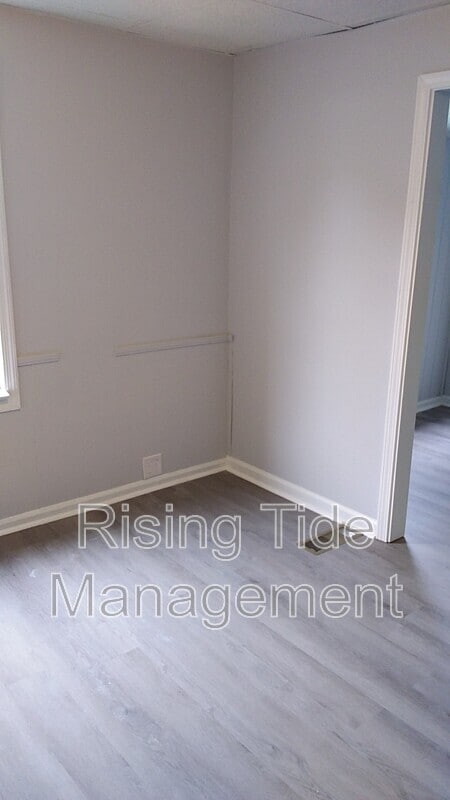 Building Photo - 2529 Circle Dr