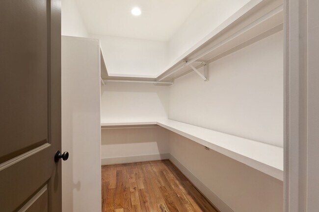 Building Photo - Conveniently Located 4bd/3ba Home Minutes From ATLBeltLine w/ Private Backyard!