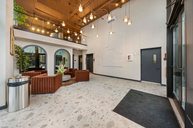 Building Photo - 1 Mallory Ave