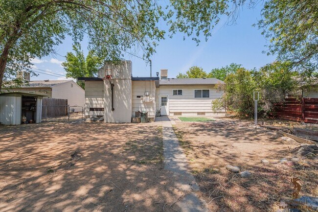 Building Photo - 2118 N 22nd St