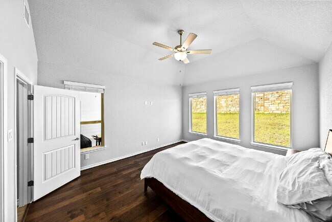 Building Photo - Rare Cibolo Canyons Opportunity | Guest Suite Downstairs, Optional 5th Bedroom, No Carpet, No Rea...