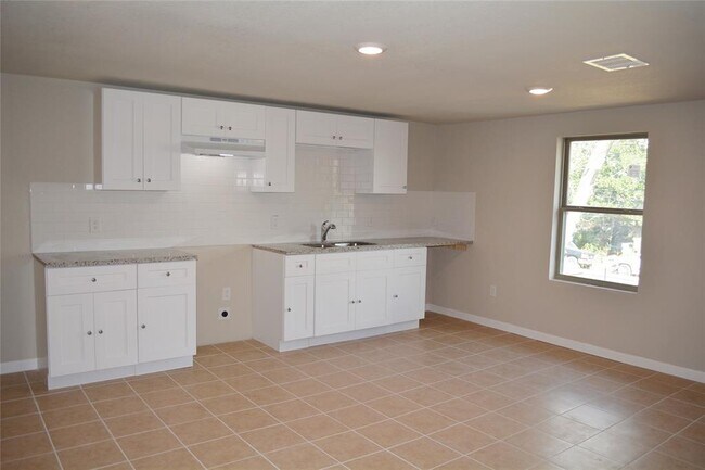 Building Photo - 3007 Grovey St