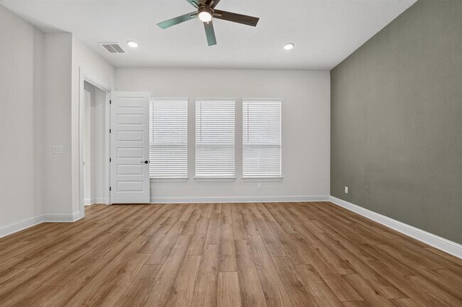 Building Photo - 508 Pinnacle View Dr