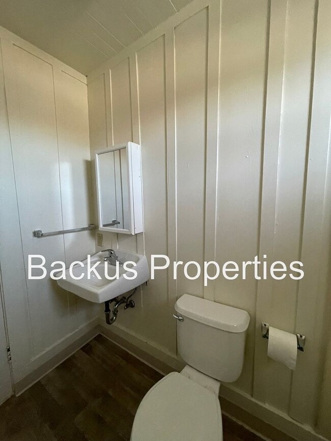 Building Photo - 361 Reeside Ave