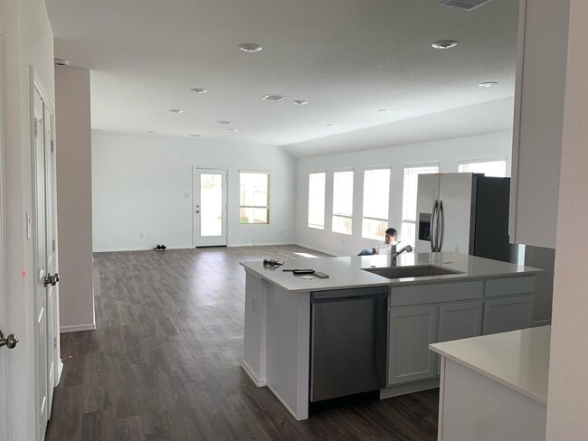 Building Photo - 26602 Ledgemont Dr