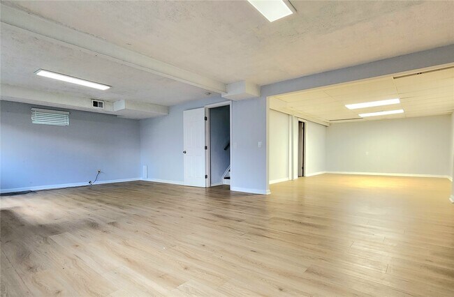 Building Photo - 809 Bordeaux Ct
