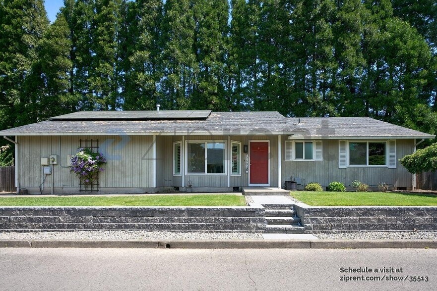 Primary Photo - 17465 NW Carl Ct