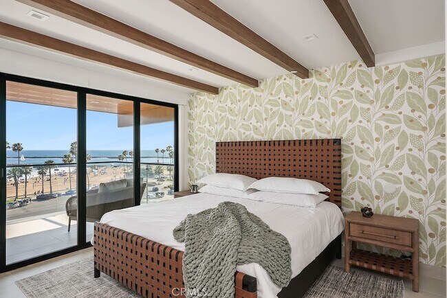 Building Photo - 3047 Ocean Blvd