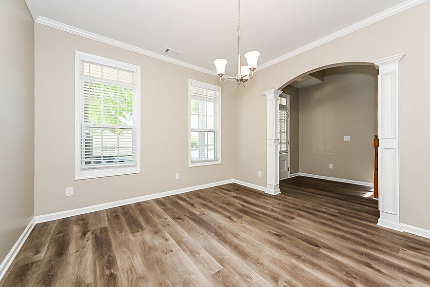Building Photo - 514 Anglewood Trace