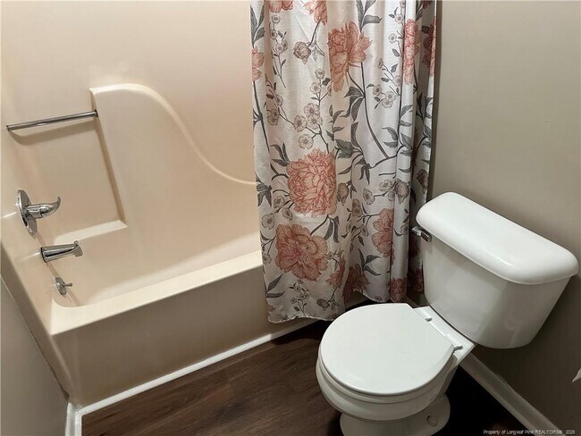 Building Photo - 1542 Londonderry Pl