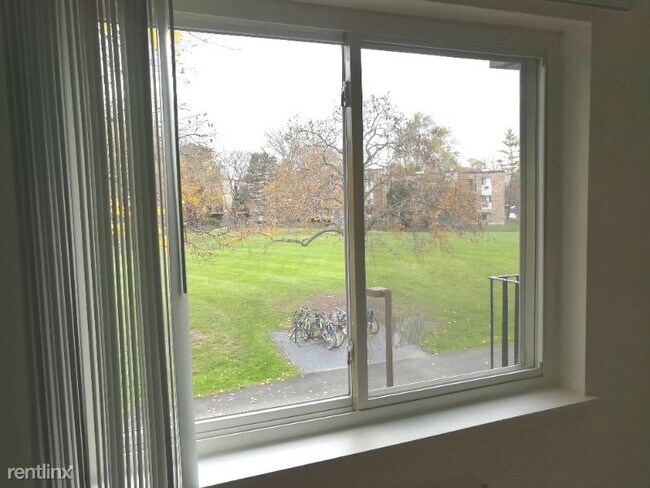 Building Photo - 1 br, 1 bath Condo - 1461 N Winslowe Dr
