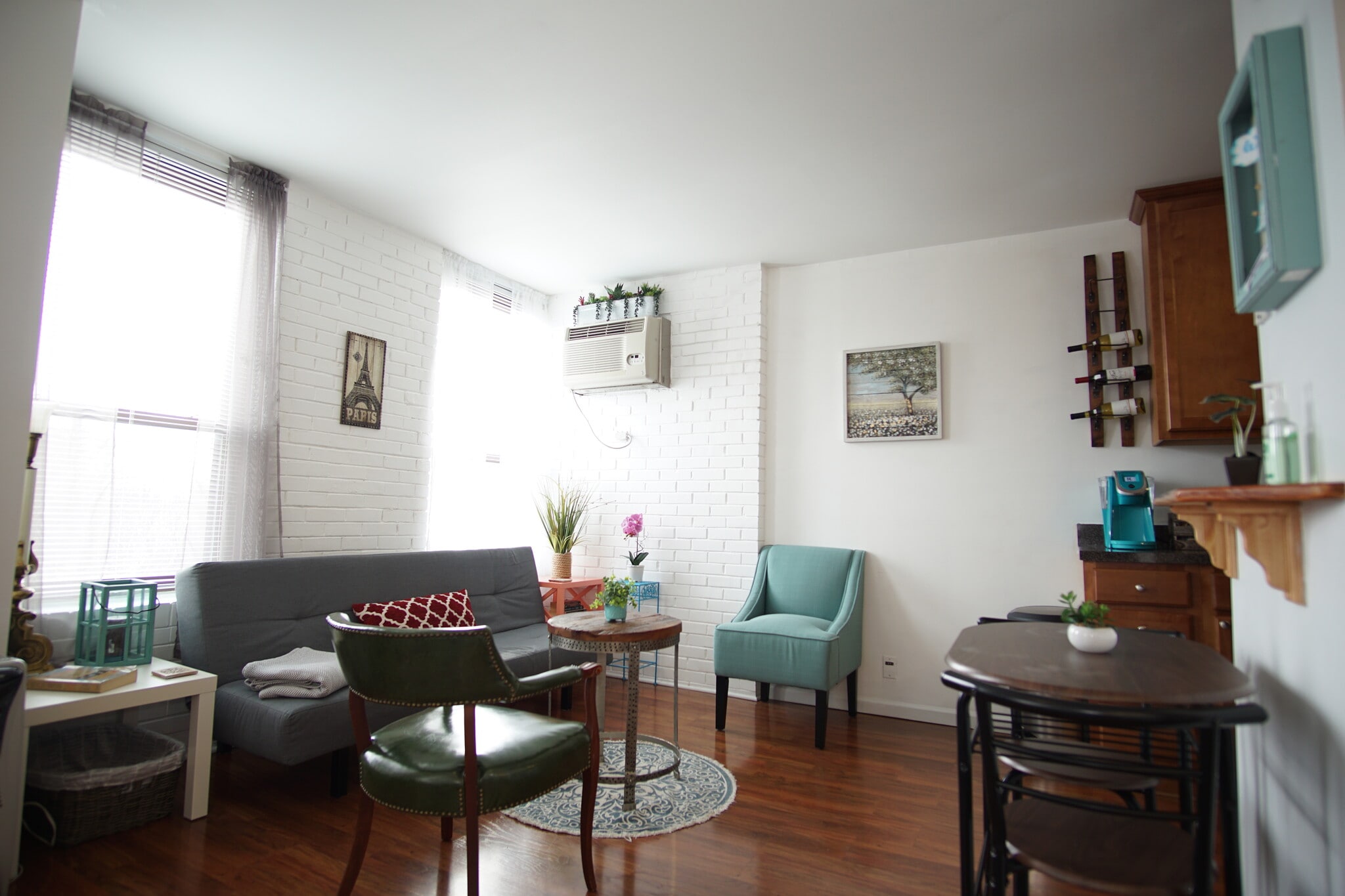 Building Photo - 636 W Webster Ave