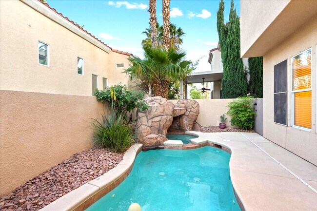 Building Photo - 1708 Cordoba Canyon St