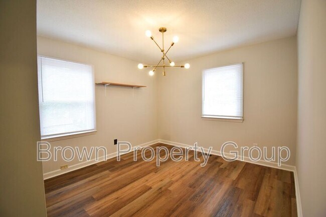 Building Photo - 1733 Swann St