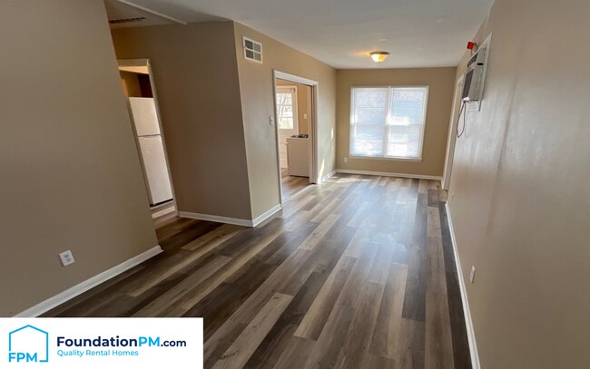 Building Photo - 1624 Mary Dr