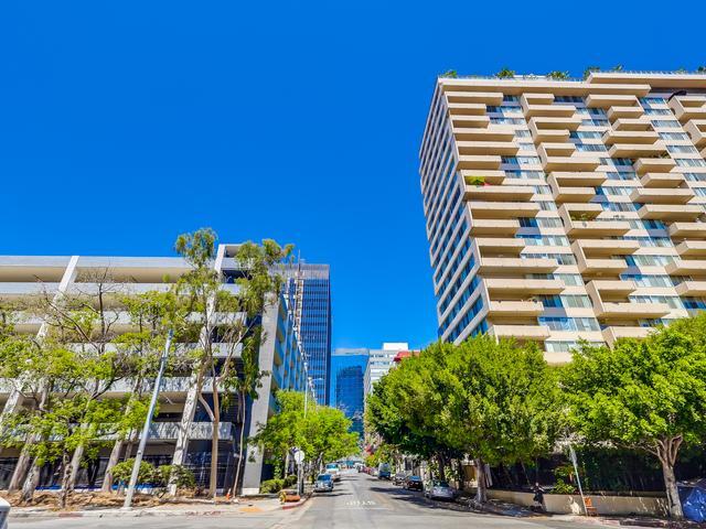 Building Photo - 700 S Ardmore Ave