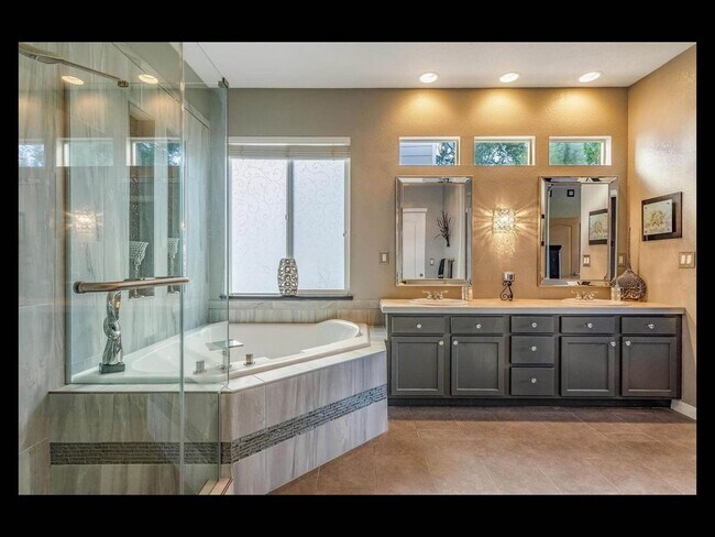 Building Photo - Fully furnished home for rent Castle Rock Short term