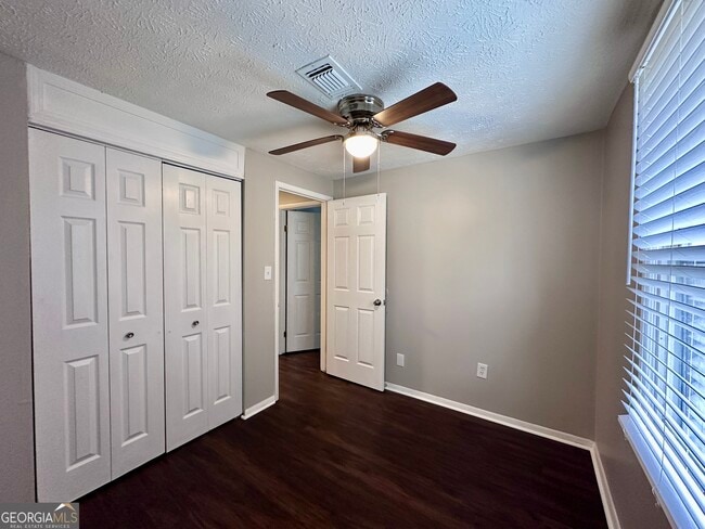 Building Photo - 1719 Cumberland Valley Dr SE
