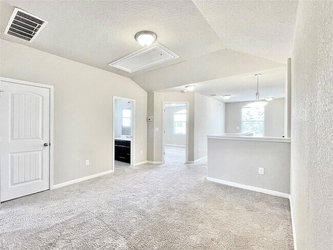 Building Photo - 417 Katmai Cir