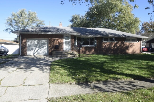 Building Photo - 3 bed / 3 bath Home for Rent in Hobart
